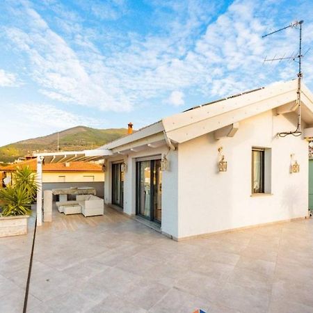 Appartamento Spotorno Con Ampio Terrazzo Attrezzato Anche Con Angolo Cottura Exterior foto