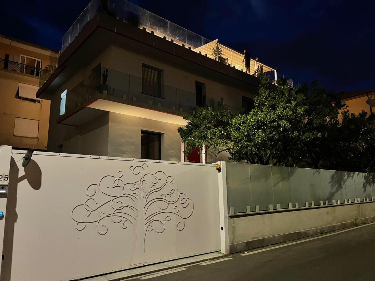 Appartamento Spotorno Con Ampio Terrazzo Attrezzato Anche Con Angolo Cottura Exterior foto
