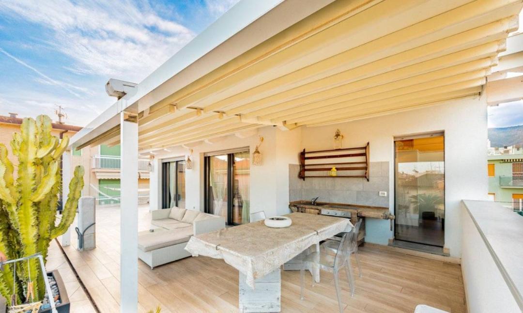 Appartamento Spotorno Con Ampio Terrazzo Attrezzato Anche Con Angolo Cottura Exterior foto